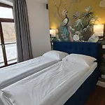 Karmeliterhof & 公寓式酒店 *