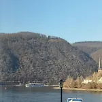Karmeliterhof & * 博帕德