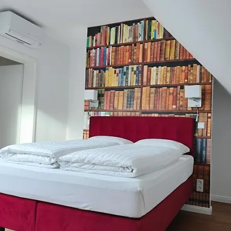 Aparthotel Karmeliterhof & *