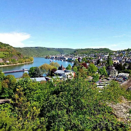 Karmeliterhof & *