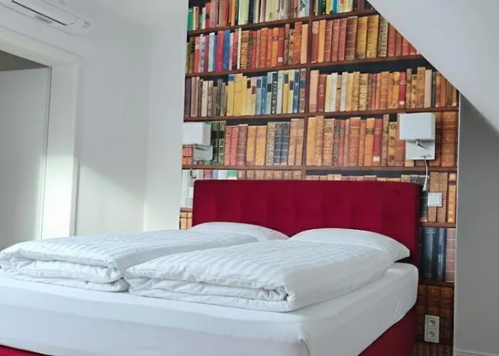 Apart-hotel Karmeliterhof & *