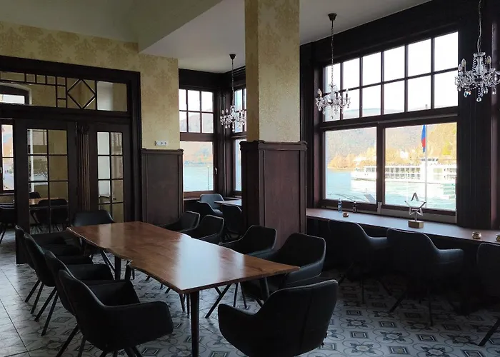 Aparthotel Karmeliterhof & *